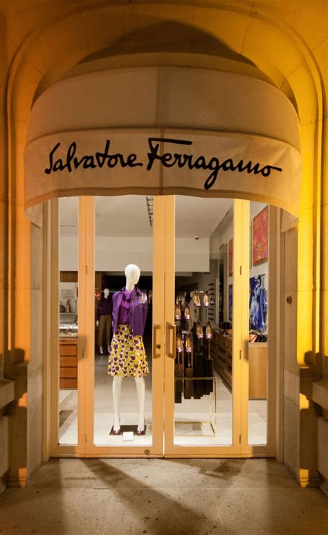 ferragamo france online store.